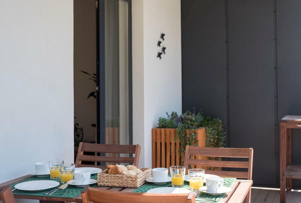 Lovelystay - Downtown Balcony Apartment With Free Parking Porto Exterior photo