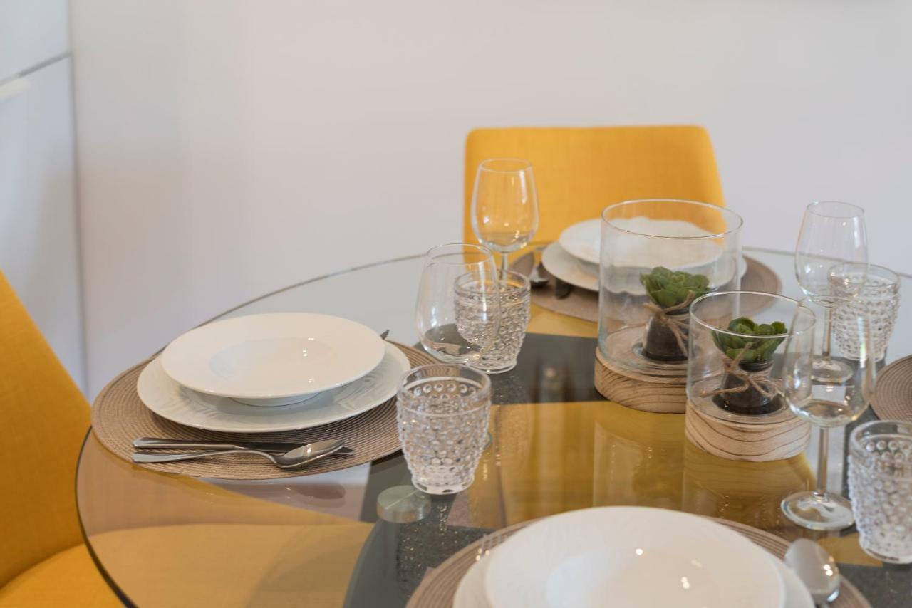 Lovelystay - Downtown Balcony Apartment With Free Parking Porto Exterior photo